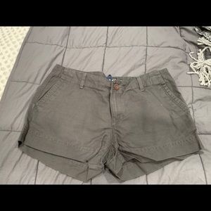 Women’s The North Face cotton/linen shorts.